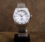  Shop Authentic Gucci Dive Quartz White Dial Silver Steel Strap Watch for Men - YA136302 - Luxxuri